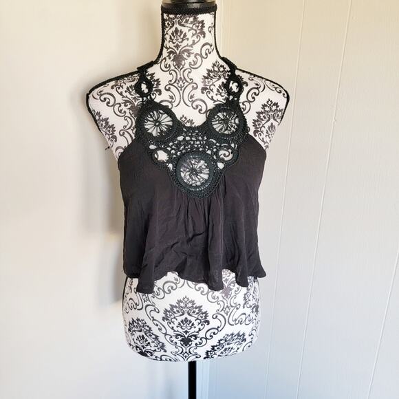 AKIRA Tops - Akira Black Labela Mandela Crop Top